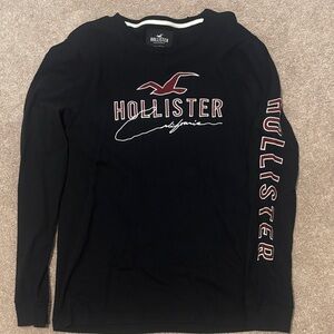 Hollister Men's Black and Red Long Sleeve Tee